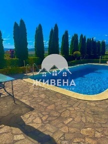Продавам обзаведена къща в с. Оброчище, РЗП: 250 кв. м