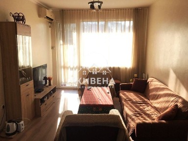 Продавам 3-стаен апартамент, етаж от къща, в с. Кранево, обл. Добрич