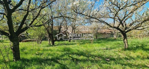 Къща в Търговище, област-с. Острец площ 140 цена 28 121 евро