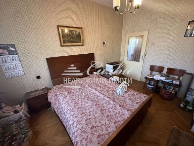 Тристаен ТУХЛЕН апартамент - кв. Добруджански