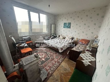 Тристаен ТУХЛЕН апартамент - кв. Център
