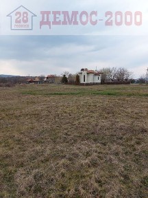 Нова къща подходяща за живеене или семеен бизнес