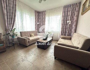 Просторна триетажна къща с ПАНОРАМА МОРЕ в гр. Свети Влас