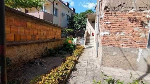 Продава се: Втори етаж от къща 86 кв. м в гр. Карлово