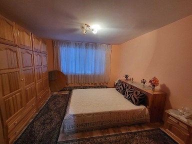 Продава етаж от къща със самостоятелен вход и таван гр. Пещера