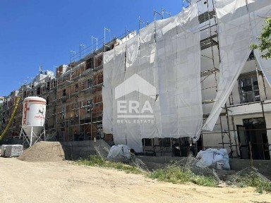 Тристаен ексклузивен апарамент за продажба, в новострояща се сграда с