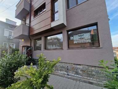 Под наем 40кв. помещение, офис, студио, кабинет в Асеновград, кв. Изток
