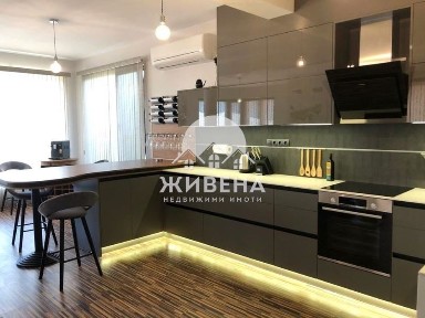 Продава атрактивна къща в м-т Зеленика, РЗП: 284 кв. м