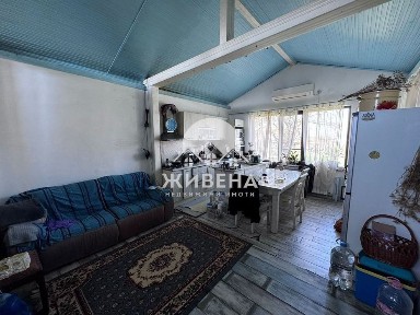 Продава едноетажна къща - 100 кв. м, с. Аврен, двор 1680 кв. м