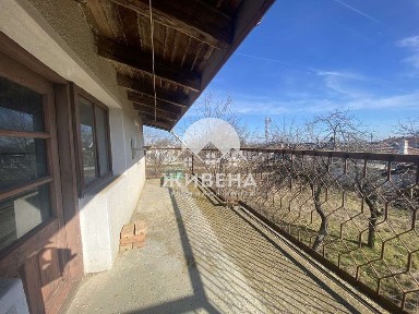Продава къща с двор 900 кв. м, с. Новаково, обл. Варна