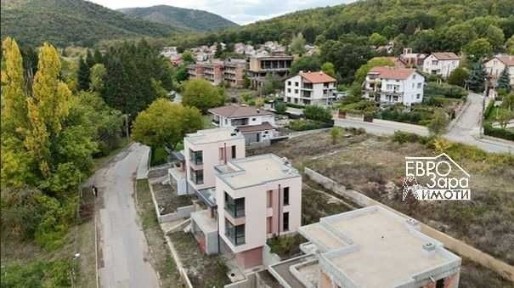 Новопостроени масивни къщи за продажба в село Старозагорски бани