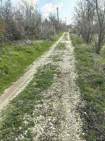 Вила с двор в м. Стража 3