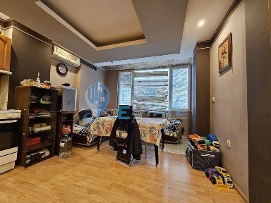 Тристаен тухлен апартамент в квартал Зона Б, Велико Търново