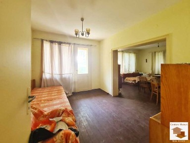 180058 Просторна двуетажна къща с дворче в сърцето на гр. Трявна
