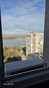 Тристаен в блок Зора