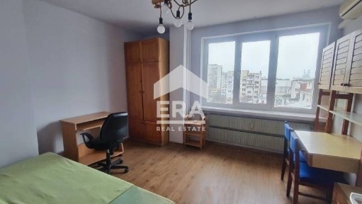 Тристаен апатамент под наем с отделна кухня в кв. Младост