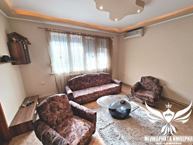 Продавам тристаен 128кв. с тавански етаж 128кв. гр. Асеновград Център