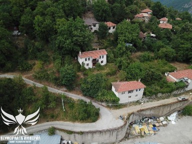 Двуетажна вила/къща 120РЗП с 460кв. м. двор село Югово общ. Лъки