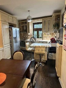 оф. 24660 Къща с гараж/ Стария град