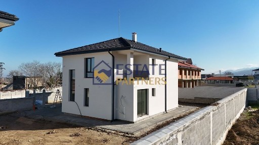 Къща в Пловдив, област-с. Брестник площ 226 цена 315000