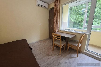 Тристаен апартамент в гр. Варна, Погреби!