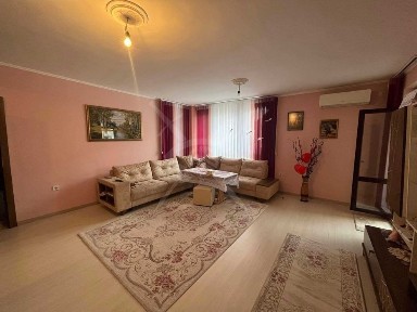 Тристаен с паркомясто в Остромила 82755