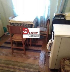 Двуетажна къща с двор и гараж в гр. Павликени