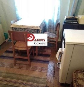 Двуетажна къща с двор и гараж в гр. Павликени