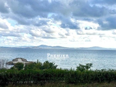 Апартамент на морския бряг в престижния квартал Сарафово