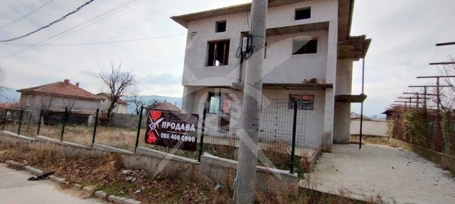 Къща до Предбалканският път! Розино!