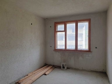 Продава се: Многостаен апартамент 143 кв. м., ет. 4,с гараж, в гр. Карлово