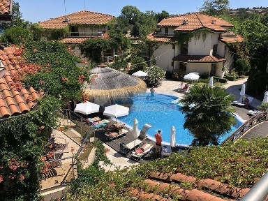 Първа линия мореапартхотел Laguna Beach