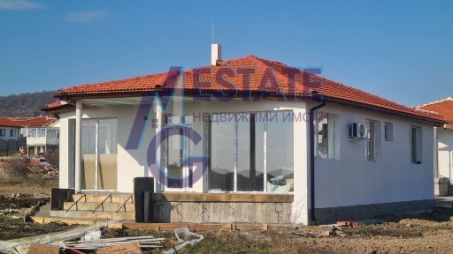 Продава класическа едноетажна къща с 3 спални - в гр. Каблешково
