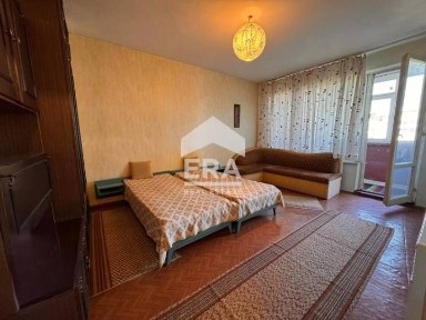 Област Варна, гр. Варна, Лятно кино Тракия