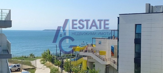 Двустаен апартамент в комплекс на първа линия, в гр. Свети Влас.