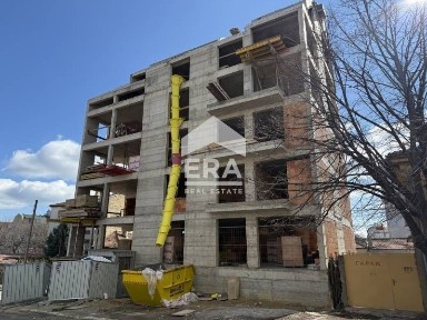 Тристаен апартамент за продажба, в новострояща се сграда, Цветен кварт