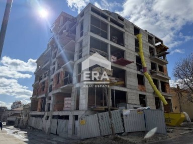 Тристаен апартамент за продажба, в новострояща се сграда, Цветен кварт