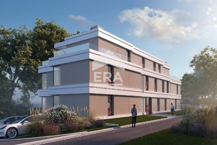 Двустаен югоизточен апартамент за продажба, с голяма дневна и морска п