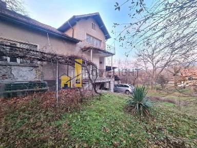 Къща в село Студена, община Перник