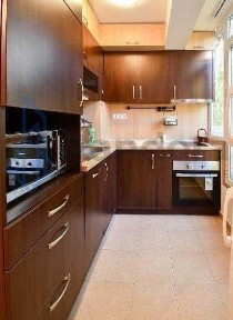 Тристаен апартамент под наем в кв. Банишора