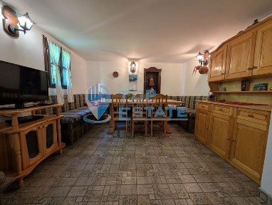 Реновирана къща с четири спални в Тревненския балкан