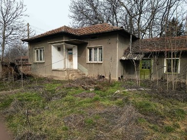 с. Българене обл. Плевен КЪЩА с ДВОР