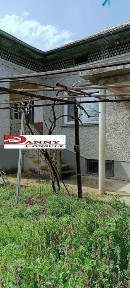 Къща на две нива в с. Страхилово - общ. Полски Тръмбеш