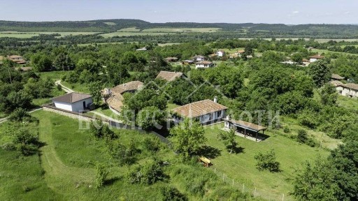 Прекрасен имот с Панорамна гледка в с. Къпиново