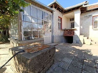 Къща на две нива в село Върбица
