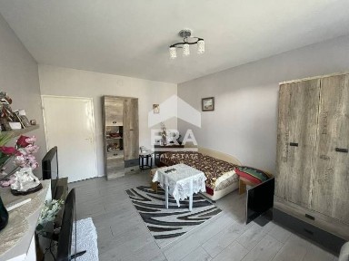 Област Варна, гр. Варна, Възраждане 4