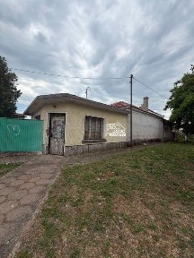 Къща за продажба в Центъра село Калояновец