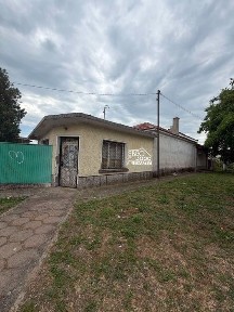 Къща за продажба в Центъра село Калояновец