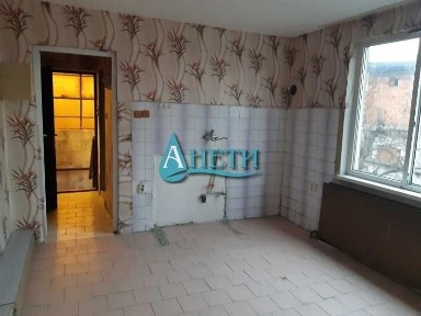 Две къщи 146м2 с гараж в общ двор 257м2 в кв. Х.Ботев, подходящи за две фамилии. Обща цена 149900 евро.