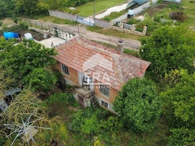 ЕКСКЛУЗИВНО! Двуетажна къща за продажба в село Зорница, област Варна